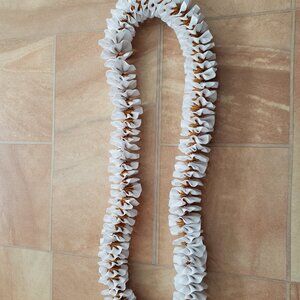 NWOT Graduation Lei Handmade White & Gold Plumeria Spiral Ribbon Lei